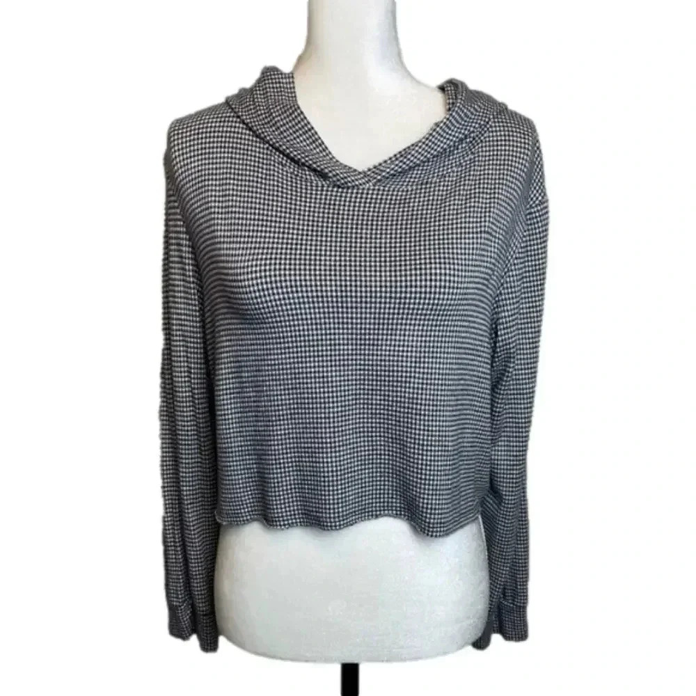 GYPSIES & Moondust‎ Hooded Cropped Long Sleeve Top